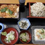 かりん亭 - 料理写真:けやきセット　そばは十割そばに変更