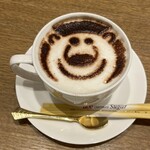 天文館むじゃき - カキゴーラにはあたたかいお飲み物が必須！白熊くんラテアート。