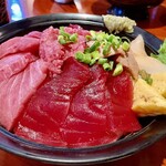 焼津港 みなみ - アップ　マグロ側