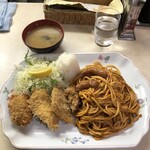 Hato ya - ウインナーナポリタン1050円