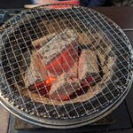 Yakiniku Sumiyaki Embi - 炭火で焼きます♪