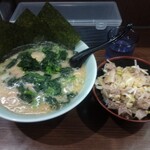 千家 - 提供品(ラーメン(並)とチャーシュー飯)