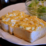 カフェ・ラパン - 【モーニングセット＠税込800円】タマゴトースト＋サラダ