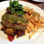 ラ・ピッチョリー・ドゥ・ルル - ランチコース（２，０００円＋税）のメイン「豚バラ肉の香草パン粉付け焼き」２０１４年１月