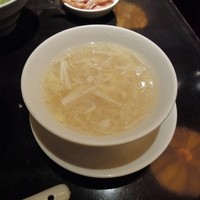 廣東料理 民生 ヒルトンプラザウエスト店 - カニと玉子のスープ(お代わり可)