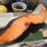 鈴波 エスカ店 - 鮭みりん粕漬け、ドーン！