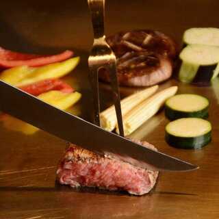 佐賀牛や海鮮を熟練の技で焼き上げる