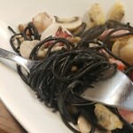 キッチン ブルー グローブ - パスタは細麺