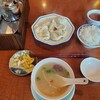 餃子房 ふーが - 肉ニラ水餃子（8個）¥1050
薬膳スープ、ご飯、デザート付き
甘酢の漬物と烏龍茶はセルフで