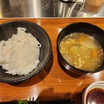 WHITE CROWN 精肉店 - ごはんと、テールスープ(？)
