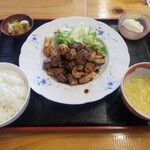 中華屋 長右ヱ門 - モツ辛定食（税込900円）