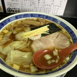 Chuukasoba Kamekiya - 【ワンタン麺】中　結構量多かったです(>_<) 『並』でも良かったかも(笑)
