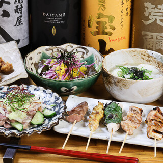 自慢の焼鳥や鶏料理を集めた2h飲み放題付きコースは宴会に◎