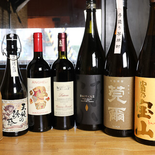 There is a wide variety of alcoholic beverages including wine. Shochu and local sake are also available on the hidden menu.