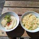 三嶋製麺所 - 外のテラス席。