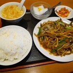 中華料理 永豊楼 - 牛肉とニンニクの芽炒め
