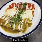 AZTECAS - エンチラダス（トルティーヤを巻いてチキンを詰め唐辛子のソースをかけた料理）