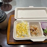 Episuri Garuganchuwa - デリカBOX(ショーケースから惣菜を選びます)