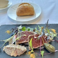 代官山ASO チェレステ 二子玉川店 - 高知のマグロと玉ねぎ　仔牛肉リエット　ケッパーベリー