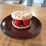 喫茶テソロ - 苺もなか