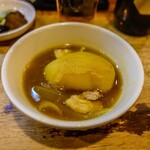 立飲み たきおか - じゃがカレー250円、熱々ホクホク温まり系の優しいカレー汁って感じ。