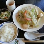 菜の花  - 薄味の優しい味です
      絶品あんかけ焼きそば1,200円
      前回と比較してください
      材料も色も違うでしょ(*^_^*)