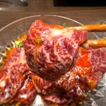 Yakiniku Musou Musashi - 滑らかな口当たりで脂の甘みが濃厚な黄身と絡みトロけます！