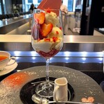 トシ・ヨロイヅカ 東京 - 