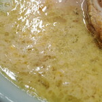 家系ラーメン 近藤家 - とき玉入りのスープ