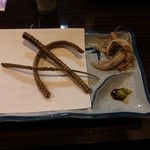 うなぎ 魚政 - 待ってる間に骨せんと肝焼き