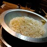 味とく家 - 鍋に投入♪