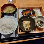 魚ト肴いとおかし - 銀ダラみりん朝定食1800円