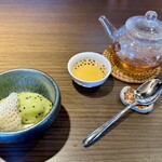松石 - 宮城県産白いちご・キウイフルーツ ・杏仁茶