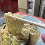 太興飯店 - 麺は　こんな感じ