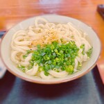 大谷製麺所 - 麺は見た目以上にコシがあり、スープはさっぱりとしていて、麺とよく絡む。