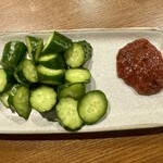 大衆串焼酒場 我家 - 梅きゅうり。最高。