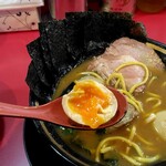 家系ラーメン とらきち家 - 味玉