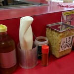 家系ラーメン とらきち家 - 卓上味変調味料２