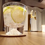 カフェとバー カリチータ - 