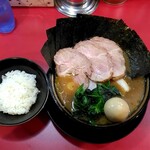 Iekei ramen torakichiya - ことちゃん＋海苔まし＋雨の日サービスチャーシュー１枚追加＋半ライス、合計1,250円