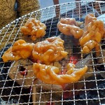 ホルモンまさる  - ほるもん焼き中