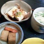 七福 - 添え物の茶碗蒸し、冷奴、炊き物