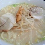 龍鳳楼 - 豚骨刀削麺　550円