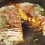 Okonomiyaki Yukari - 5種のチーズがトロットロにとろけて美味しい♡