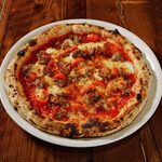 Trattoria Pizzeria Bar FAVETTA 窯焼きピザ - 