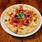 Trattoria Pizzeria Bar FAVETTA 窯焼きピザ - 