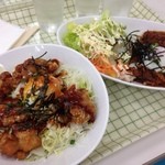 ロッキー - 料理写真:唐揚げ丼と鷲ケ岳名物のジャージャーラライス