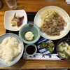 大幸 - 料理写真:生姜焼き定食890円　お刺身　ポテサラ　お漬物付き