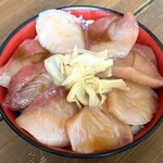 朝市新鮮広場うおすい - ブリの漬け丼