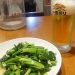 Kaku Masayoshi Misen - 青菜炒めとビール